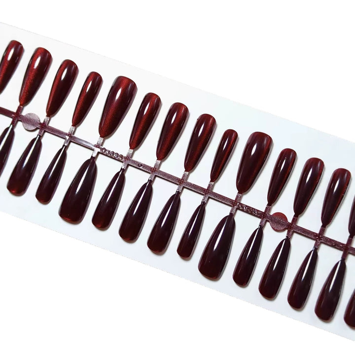 Artificial nails in elegant drop design Bowlift