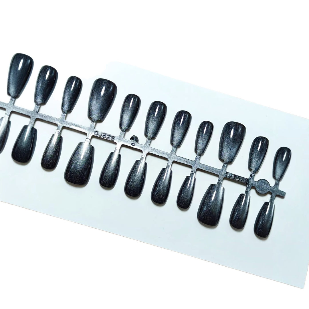 Shiny artificial nails with shimmering finish Bowlift