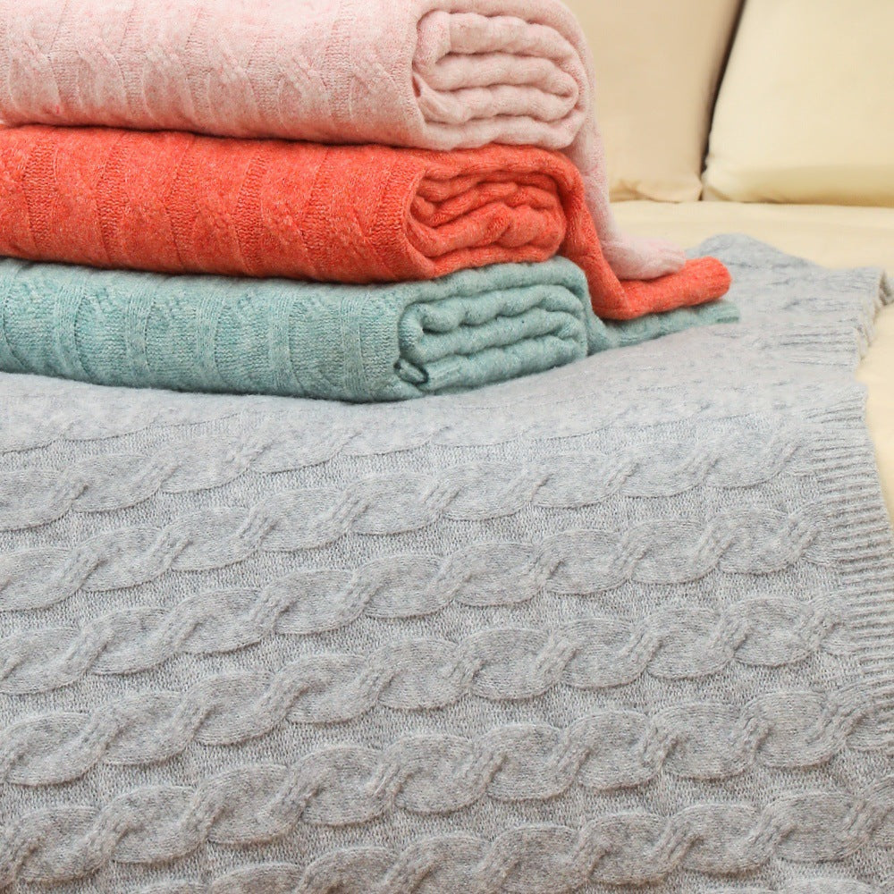 Luxurious cable knit throw blanket Bowlift