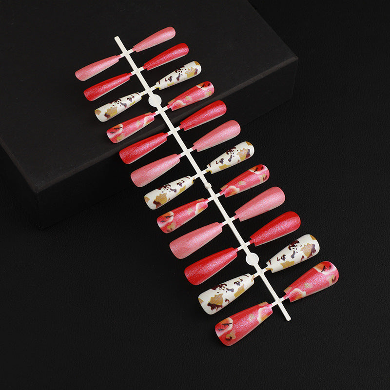 Artificial nails in an elegant design with a modern play of colors Bowlift