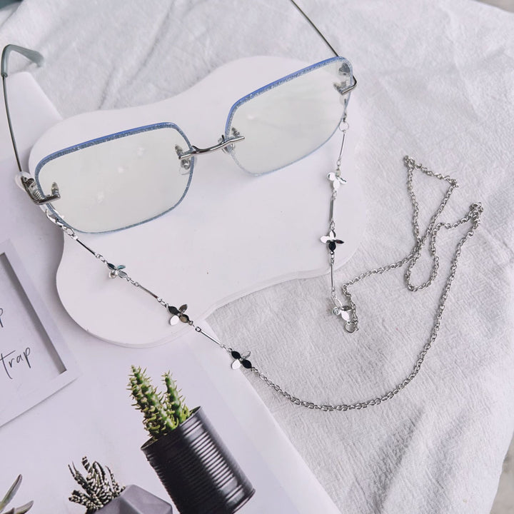 Fashionable Chain Eyewear Retainer Bowlift