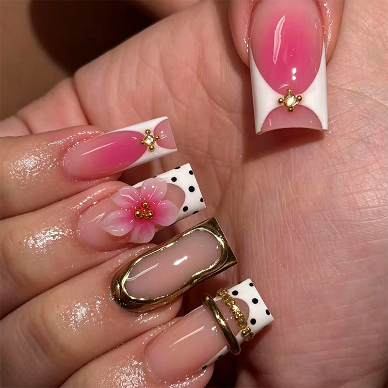 Artistic Nail Tips with Autumn Motifs Bowlift