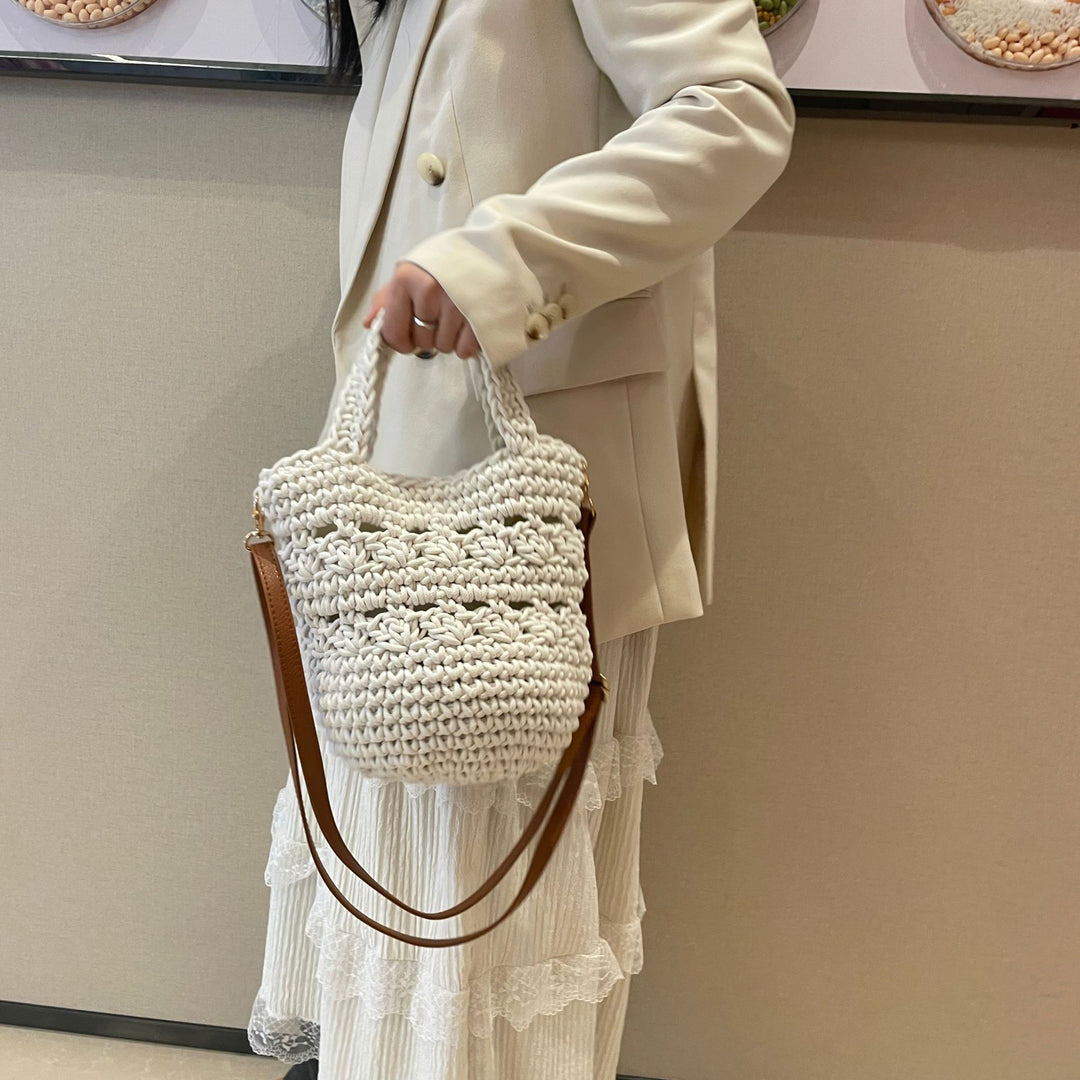 Fashionable handbag with stylish structure pattern Bowlift
