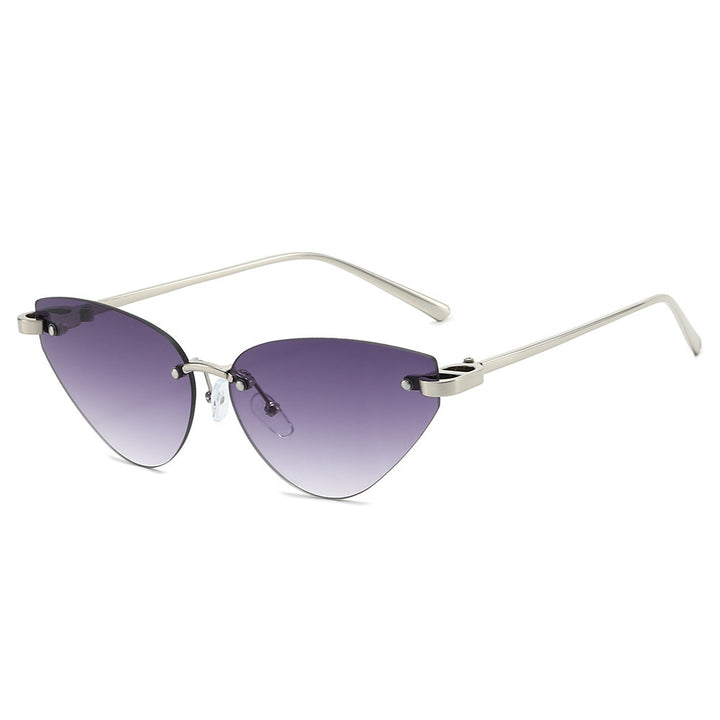 Fashion-Forward Cat-Eye Sunglasses Bowlift