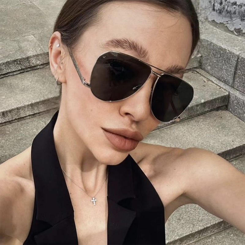 Women’s airplane sunglasses with modern metal frame and polarized lenses Bowlift