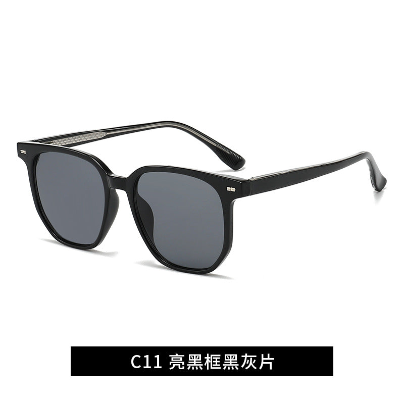 Ladies sunglasses in a modern square frame Bowlift