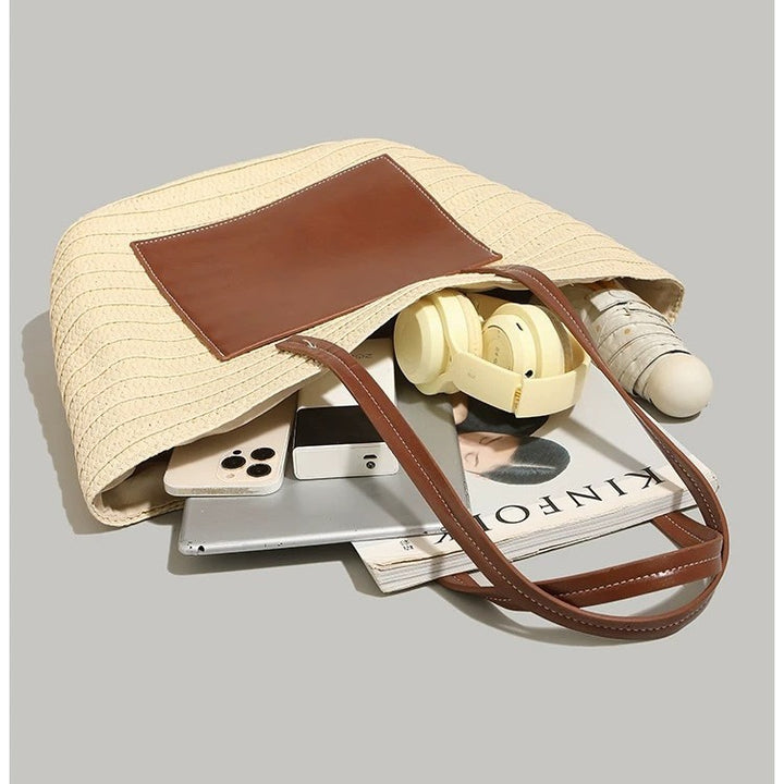Fashionable straw bag with leather accents Bowlift