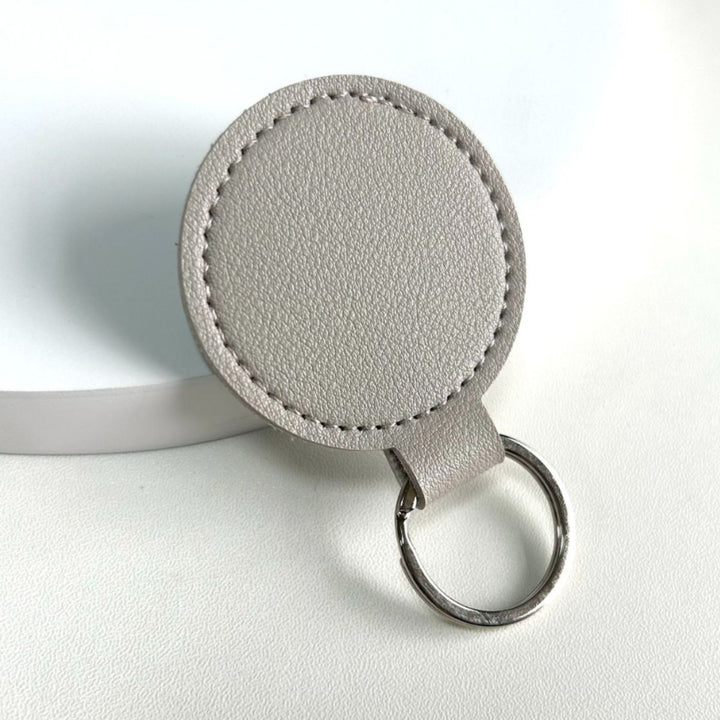 Unisex keychain in a stylish and functional design Bowlift