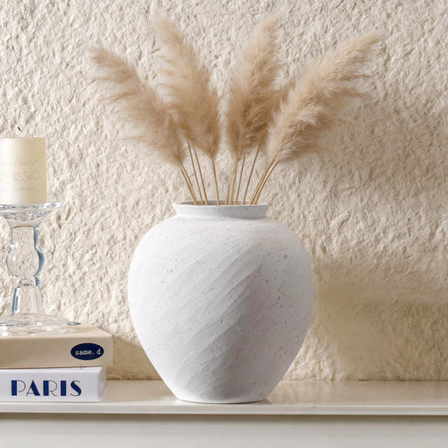 Elegant and timeless decorative vase Bowlift