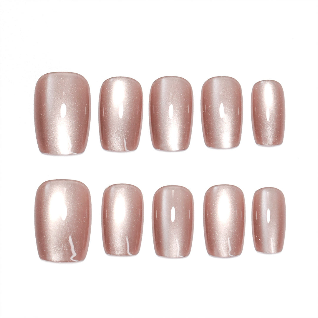 Artificial nail extensions with glossy finish Bowlift