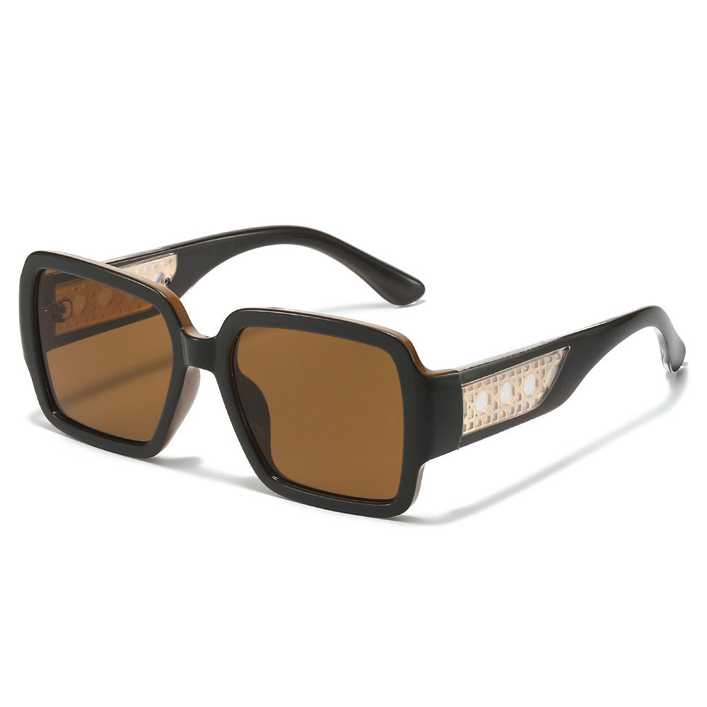 Wide-Brim Retro-Inspired Sunglasses Bowlift
