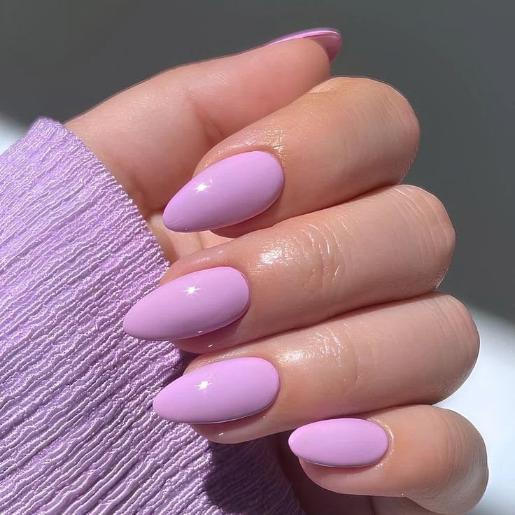 Artificial nail set for trendy nail designs Bowlift