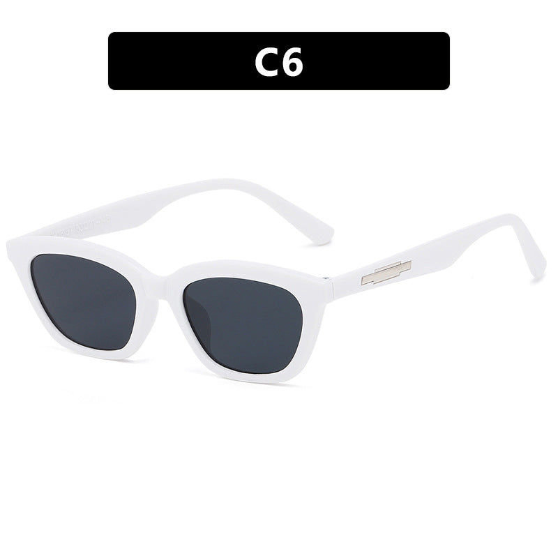 Women's trendy sunglasses in elegant cat-eye design with narrow frames Bowlift