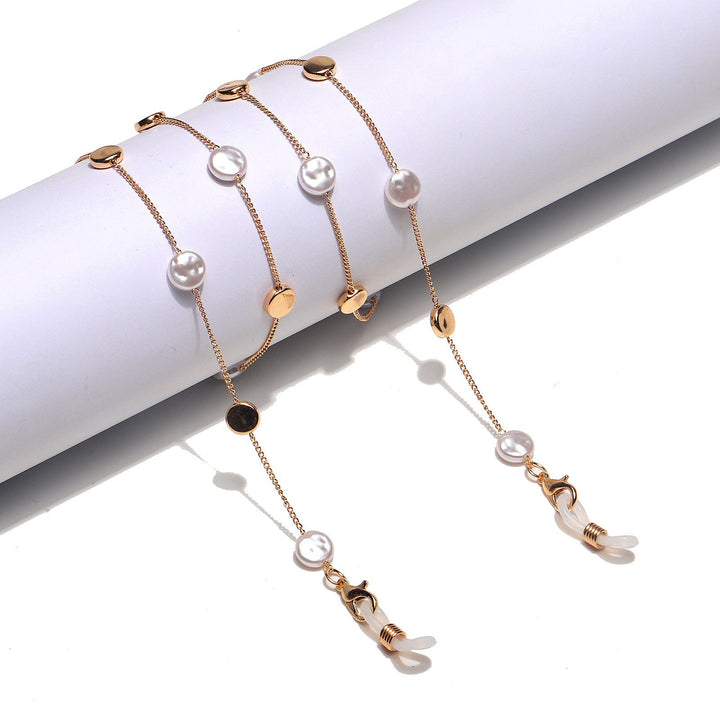 Elegant Heart-Shaped Pearl Chain Eyewear Holder Bowlift