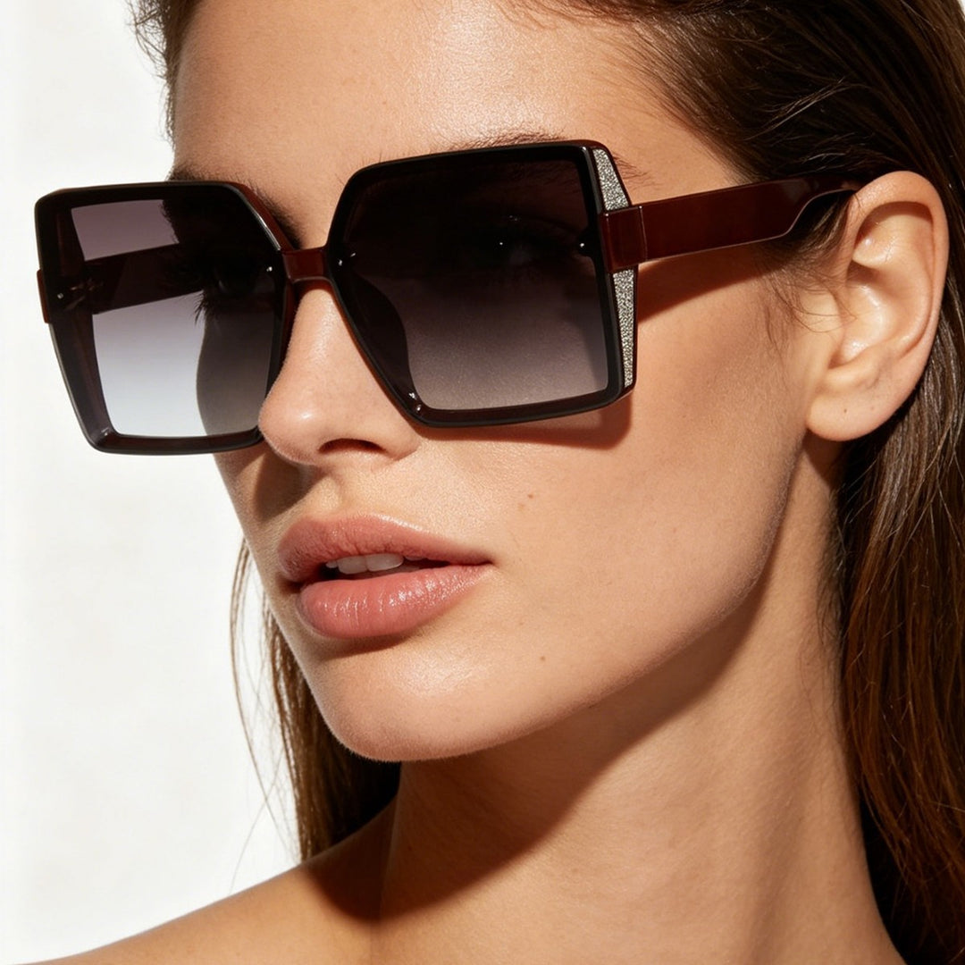Ladies fashionable sunglasses in extravagant square design Bowlift