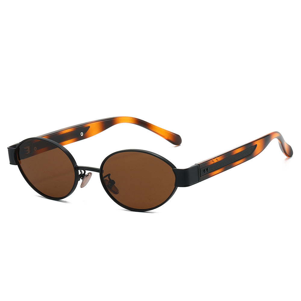 Women's sunglasses in a modern, oval frame with harmonious color play Bowlift