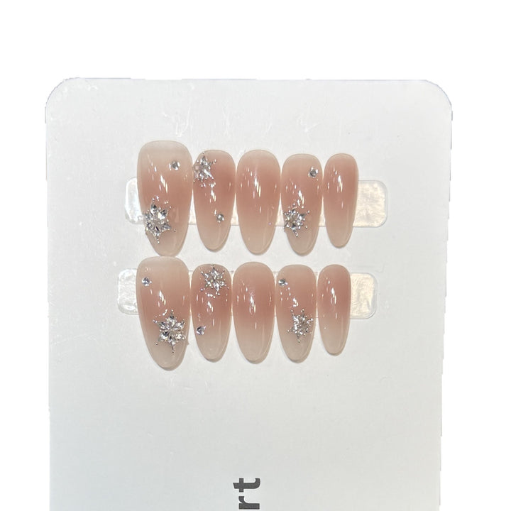 Decorative Press-On Nail Set with Sparkling Star Accents Bowlift