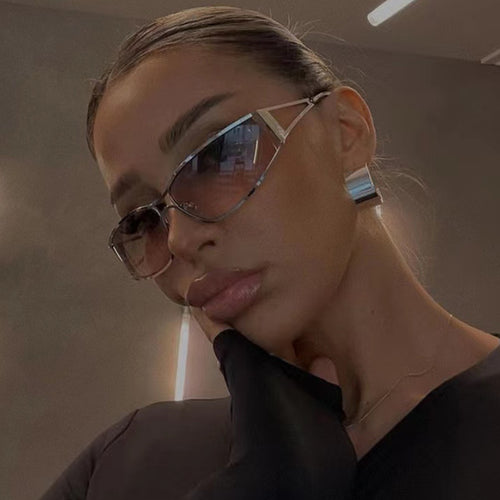 Ladies sporty sunglasses with modern frame Bowlift