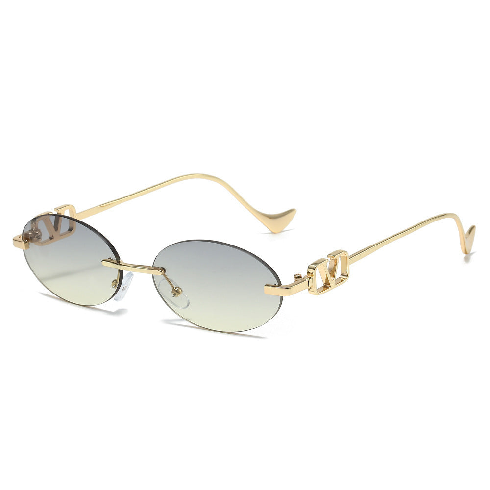 Stylish Oval Frame Sunglasses with Decorative Accents Bowlift