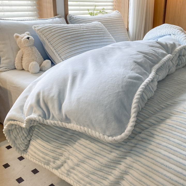 Luxurious Ribbed Plush Blanket