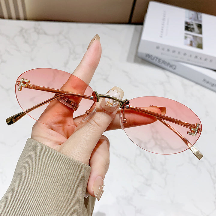 Women's Fashion Sunglasses with Innovative Design and Comfortable Frame Bowlift