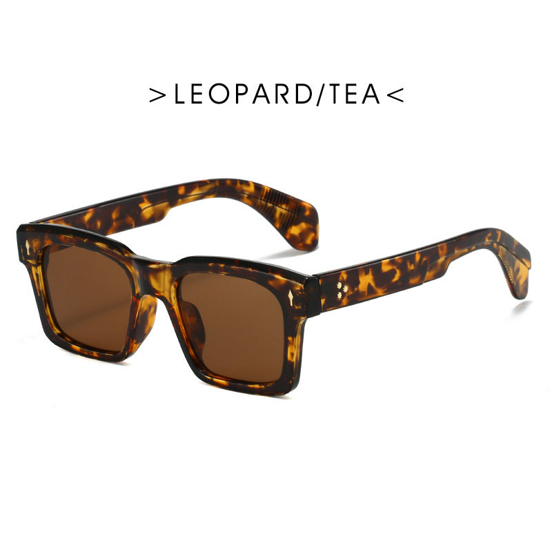 Women's modern sunglasses in claro-geometric design Bowlift