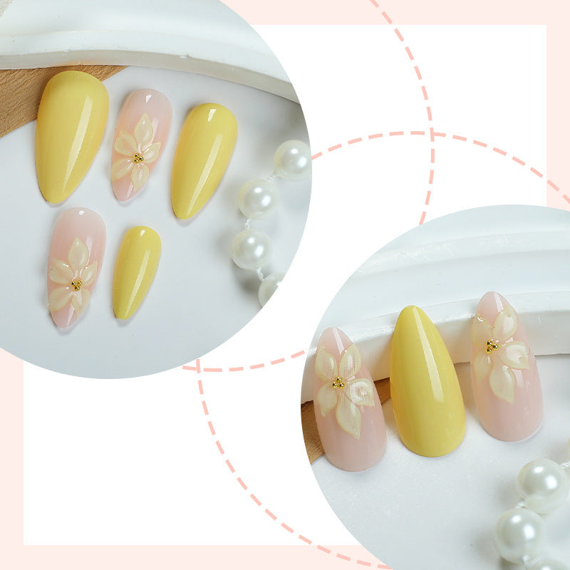 Creative nail art set with delicate floral designs Bowlift