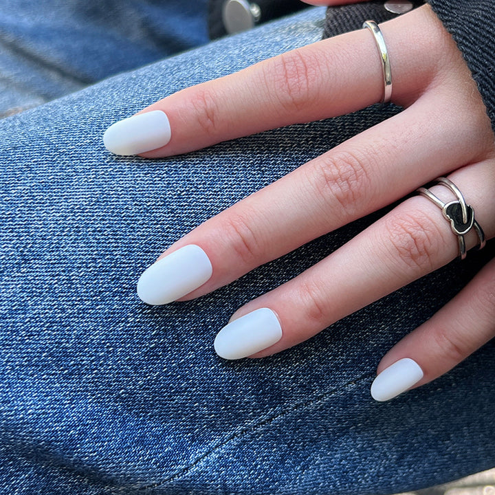 Artificial nail extensions in modern design Bowlift