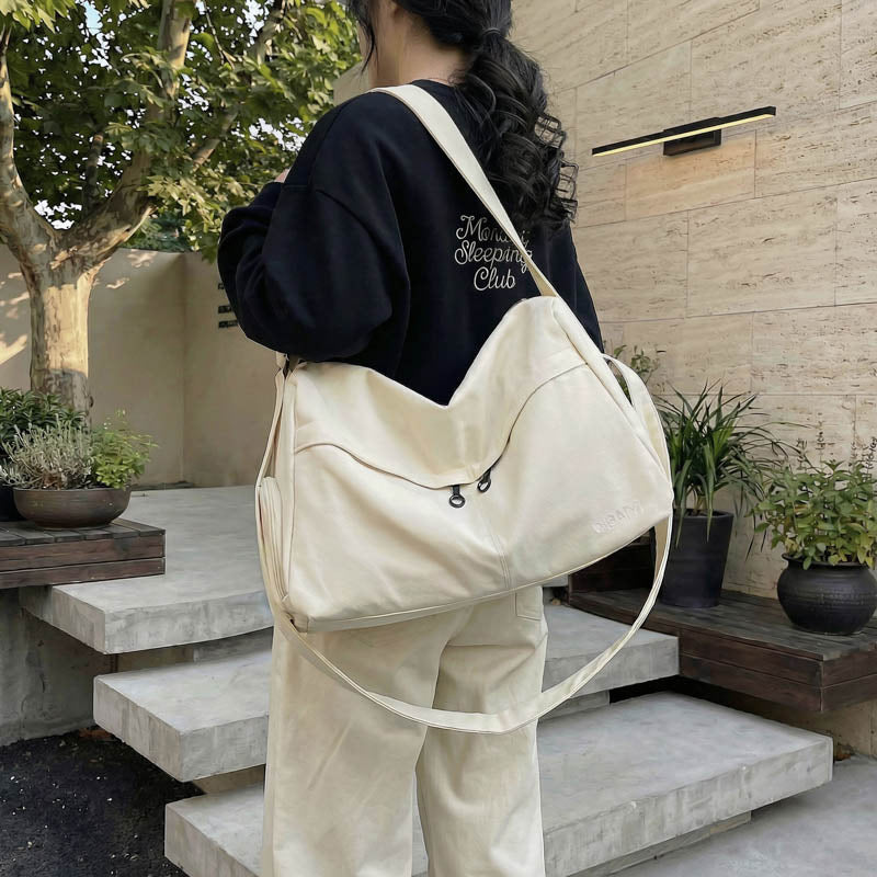 Versatile Urban Utility Messenger Bag Bowlift