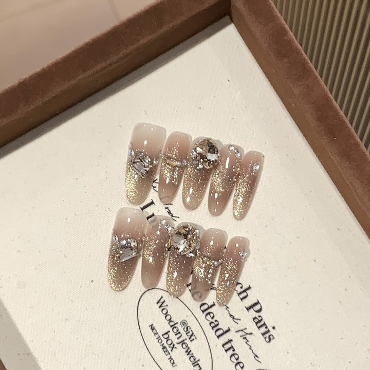 Glamorous Press-On Nail Art Set Bowlift