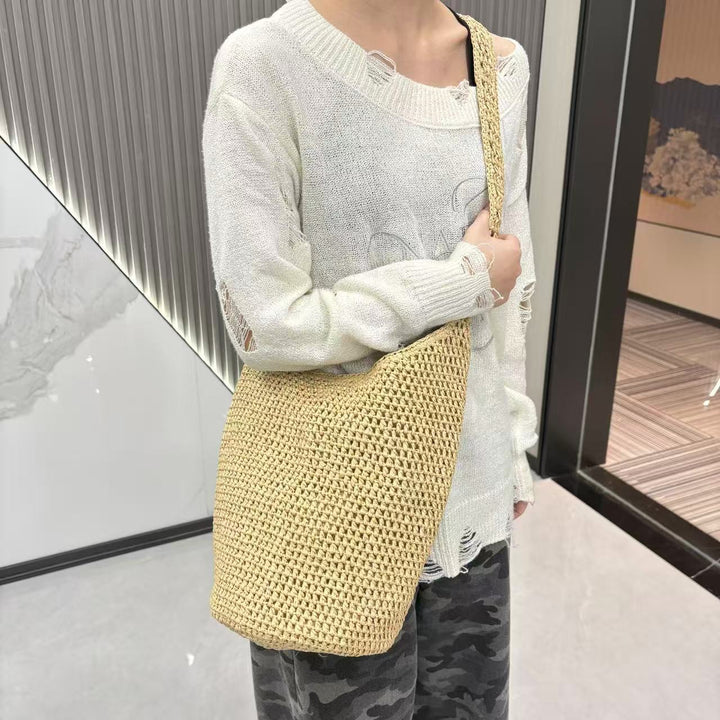 Hand-knotted shoulder bag with modern design Bowlift