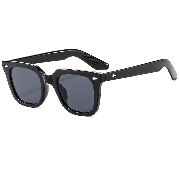 Ladies fashionable glasses with oversized, transparent frame Bowlift