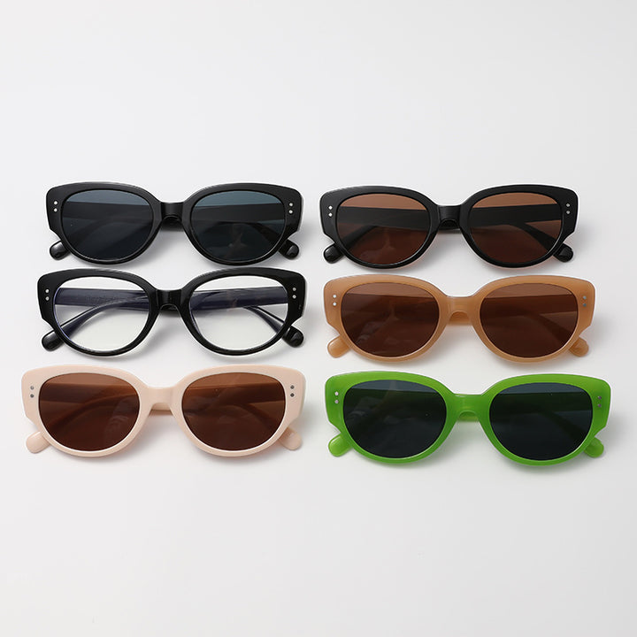 Ladies fashionable Cat-Eye glasses with trendy thick frame Bowlift