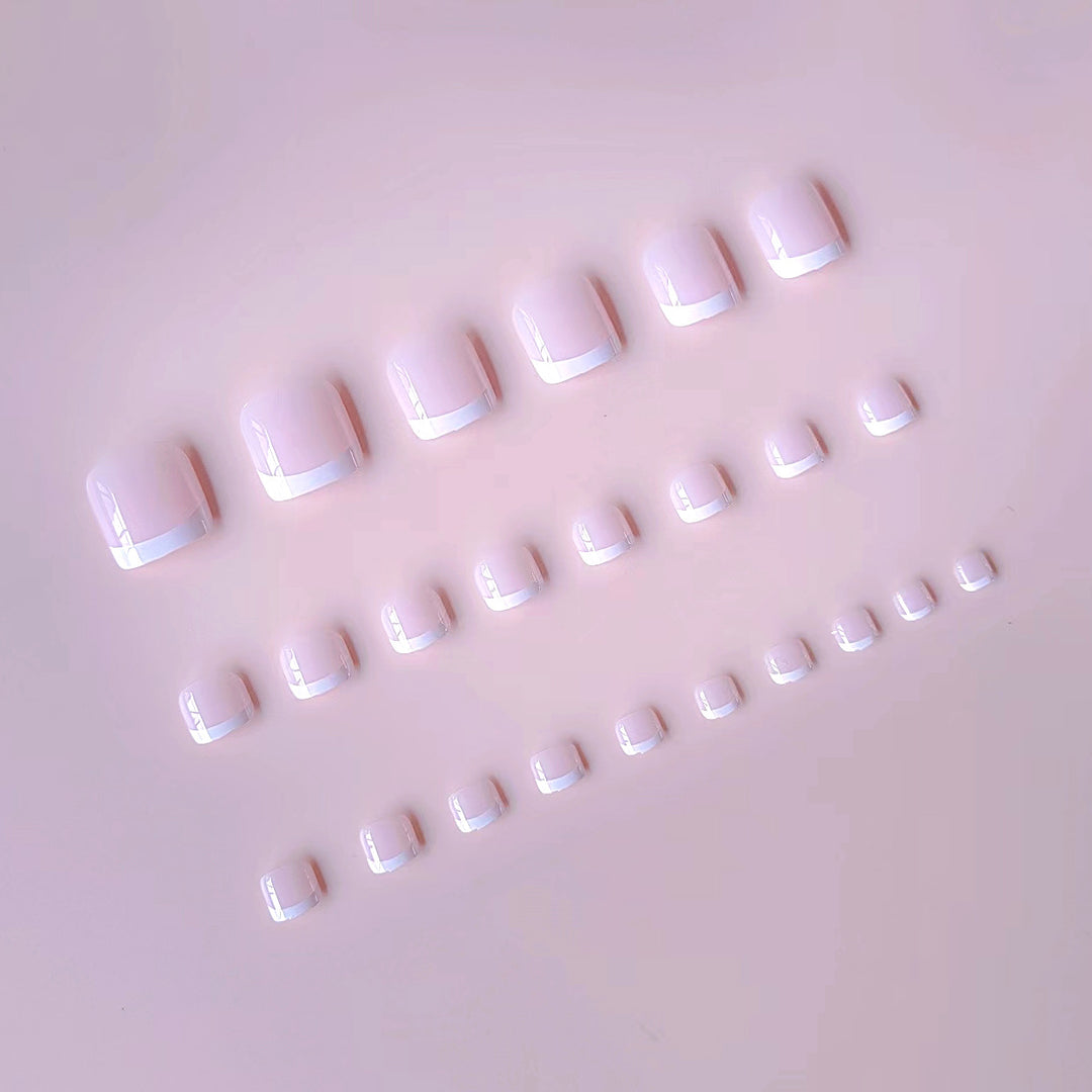 Artificial nail set with elegant French tip design Bowlift