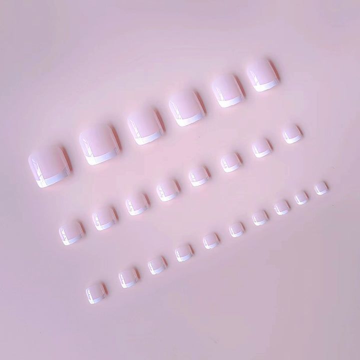 Artificial nail set with elegant French tip design Bowlift