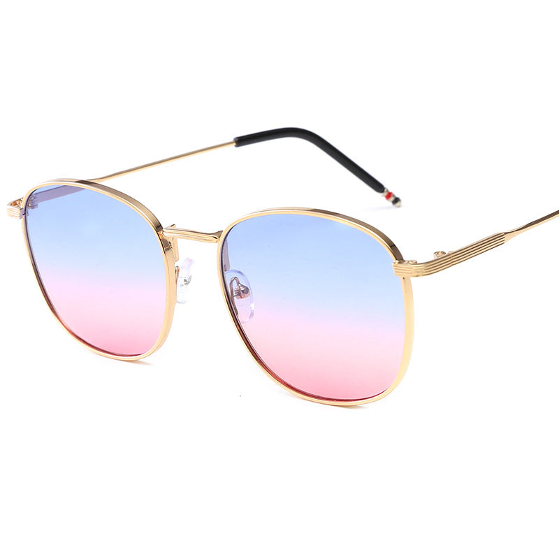 Ladies stylish oversized sunglasses with glamorous metal frame Bowlift