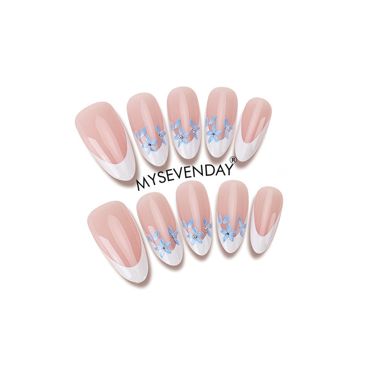 Elegant Floral Accent Press-On Nail Set Bowlift