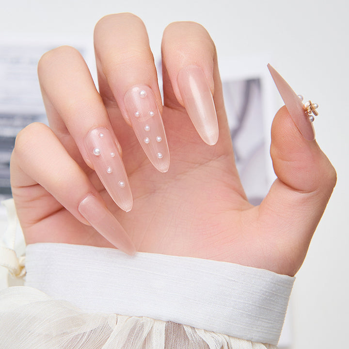 Elegant artificial nail tips with pearl details Bowlift