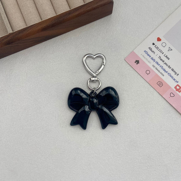 Elegant Bow-Shaped Keychain Bowlift