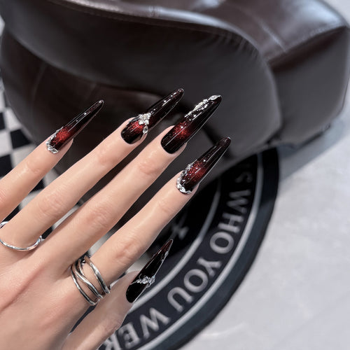 Glamorous Press-On Nails Bowlift