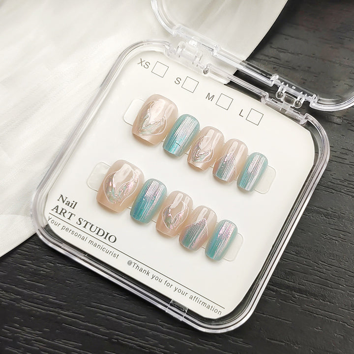 Glamorous artificial nails with holographic effect Bowlift