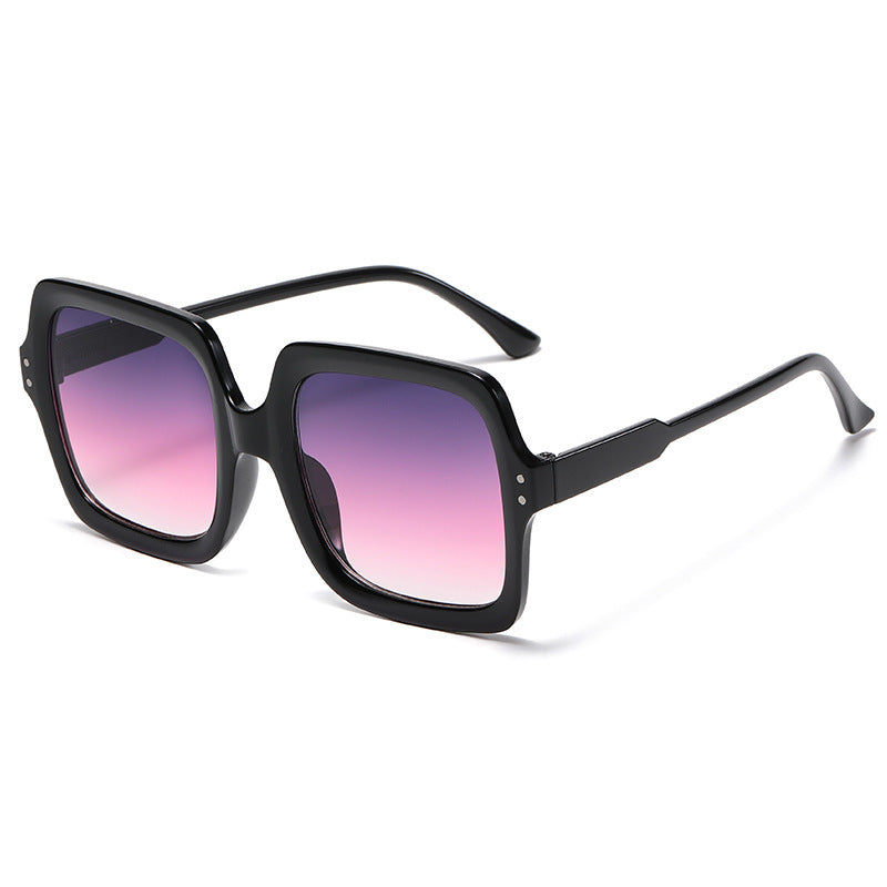 Ladies fashionable square sunglasses with mirrored lenses Bowlift