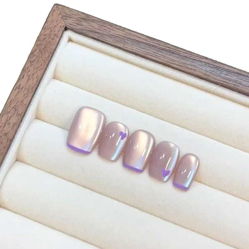Creative artificial nails with elegant accents Bowlift