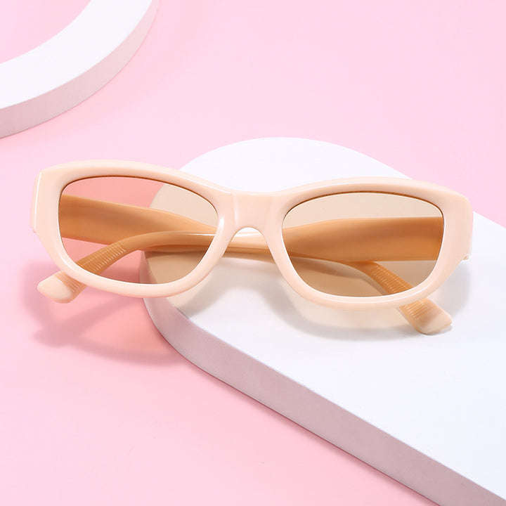 Women’s fashionable cat-eye sunglasses with a flexible frame and UV protection Bowlift