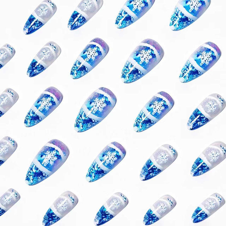 Glamorous artificial nails in winter snow crystal design Bowlift