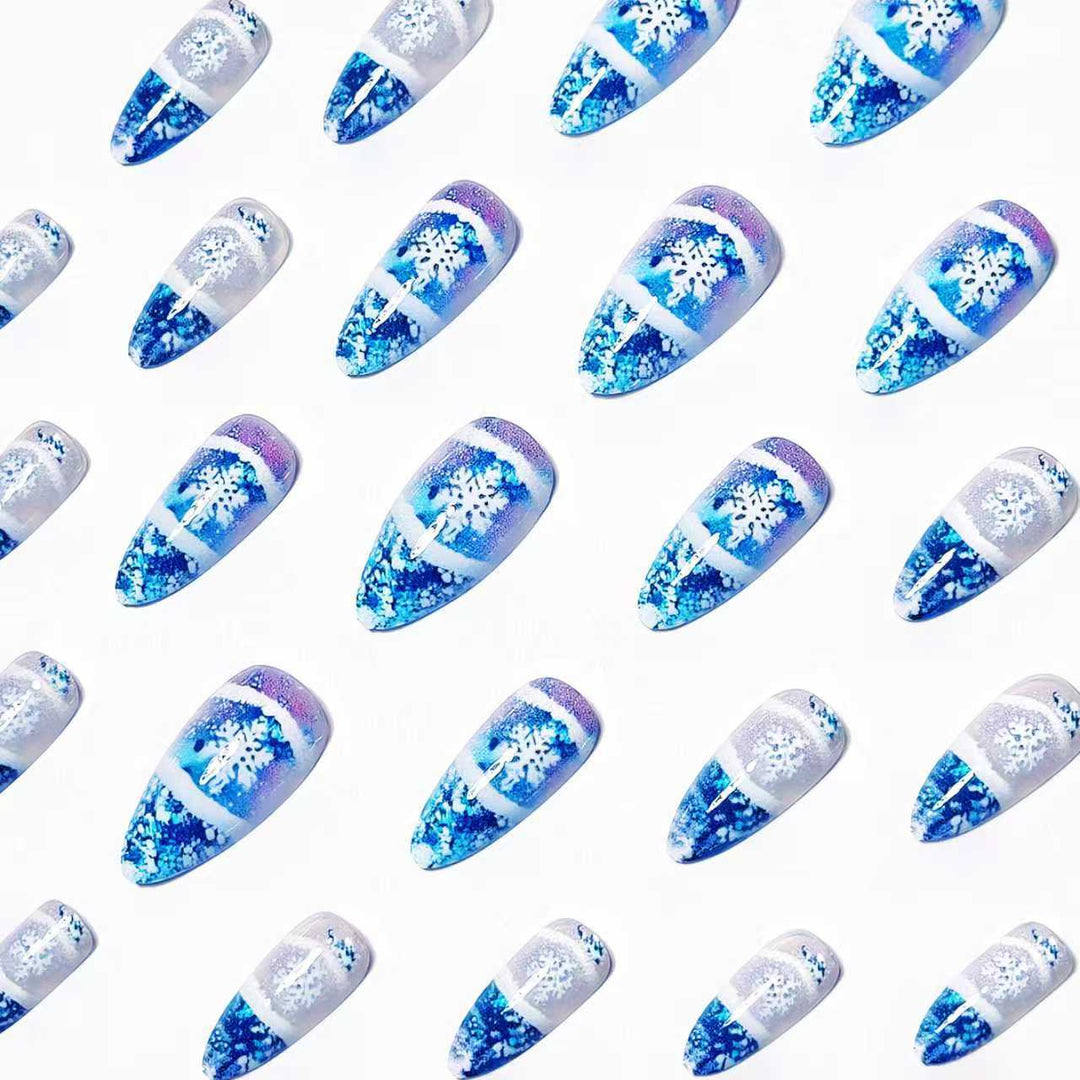 Winter-Themed Glitter Nail Art Bowlift