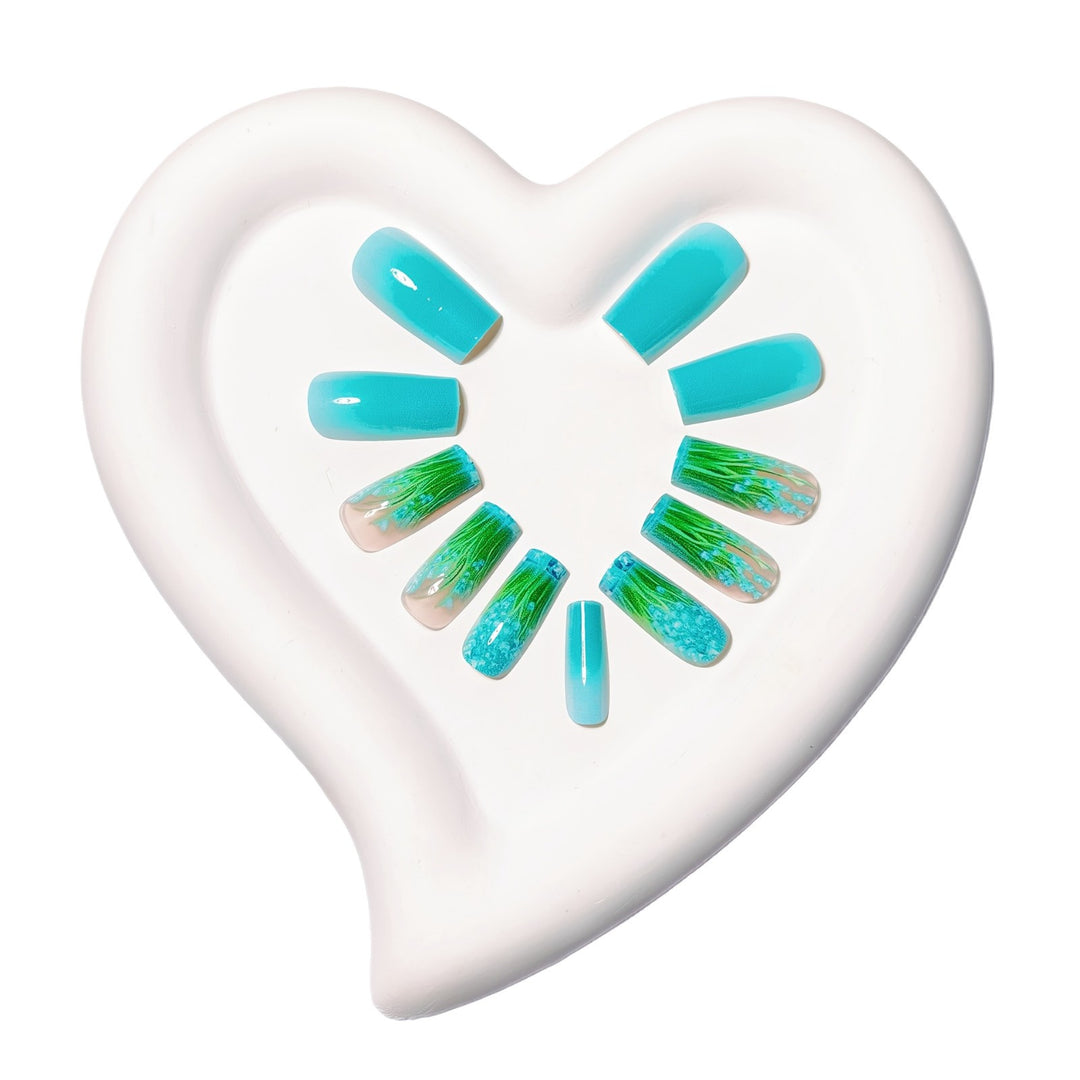 Artificial nails with innovative water motif Bowlift