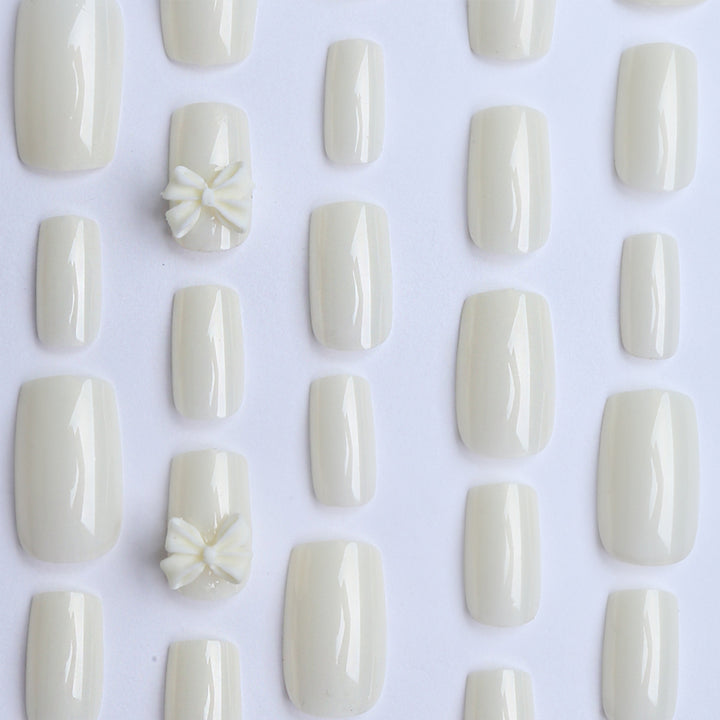 Artificial Fingernails with Elegant 3D Bow Design Bowlift