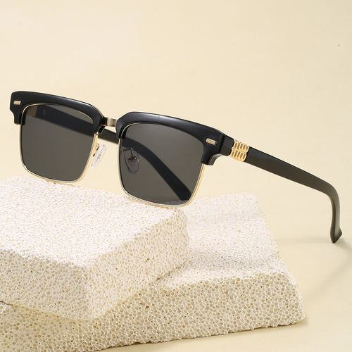Fashion sunglasses with square frame and stylish design Bowlift