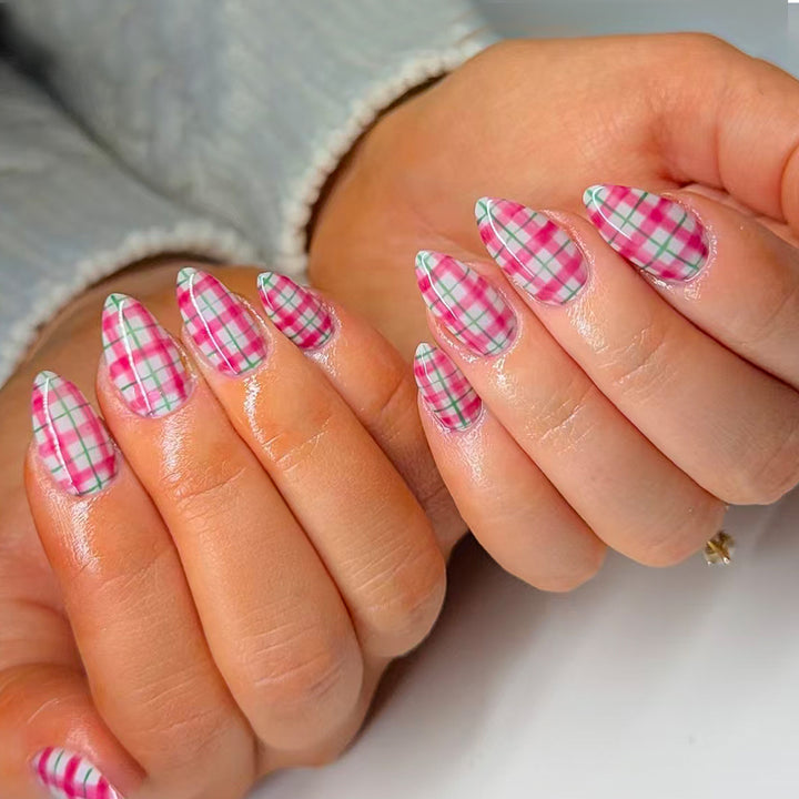 Trendy Checkered Pattern Artificial Nails Bowlift